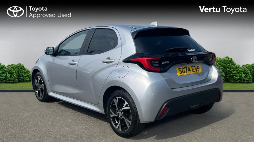 Toyota Yaris 1.5 Hybrid Design 5dr CVT Hybrid Hatchback - Image 4