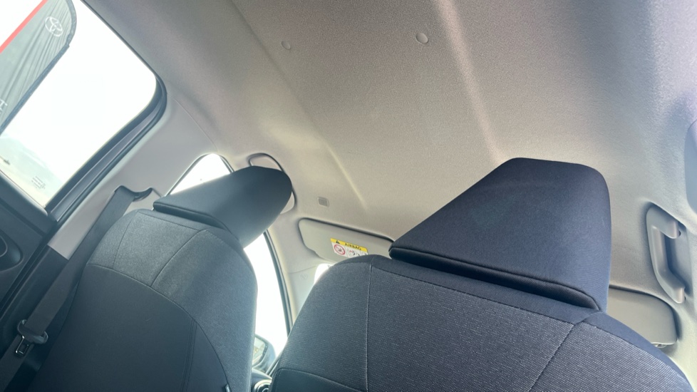 Toyota Yaris 1.5 Hybrid Design 5dr CVT Hybrid Hatchback - Image 19