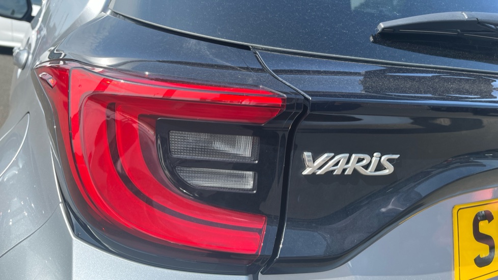 Toyota Yaris 1.5 Hybrid Design 5dr CVT Hybrid Hatchback - Image 21