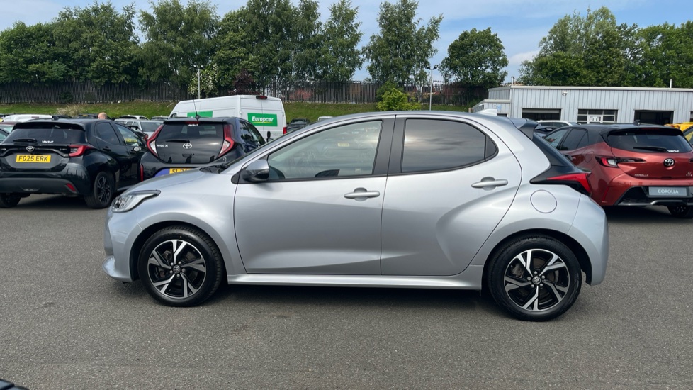 Toyota Yaris 1.5 Hybrid Design 5dr CVT Hybrid Hatchback - Image 24