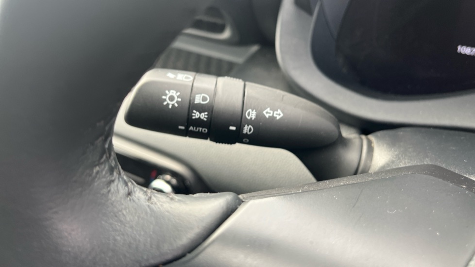 Toyota Yaris 1.5 Hybrid Design 5dr CVT Hybrid Hatchback - Image 34
