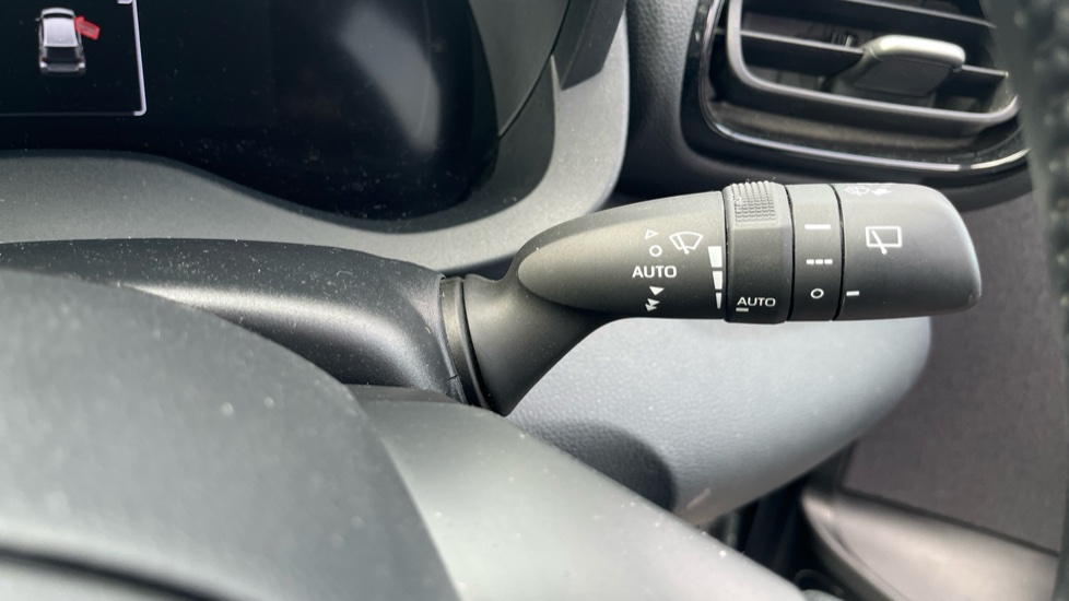 Toyota Yaris 1.5 Hybrid Design 5dr CVT Hybrid Hatchback - Image 35
