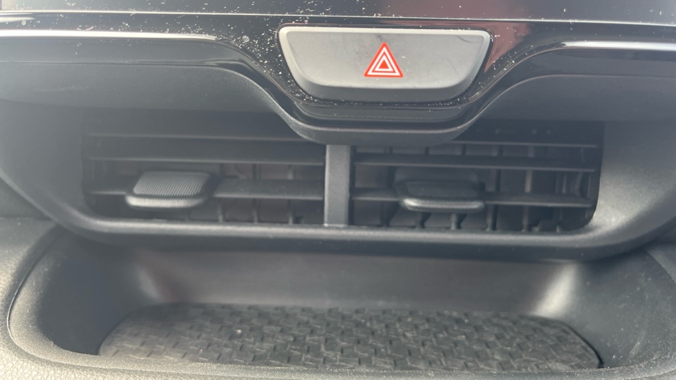 Toyota Yaris 1.5 Hybrid Design 5dr CVT Hybrid Hatchback - Image 36