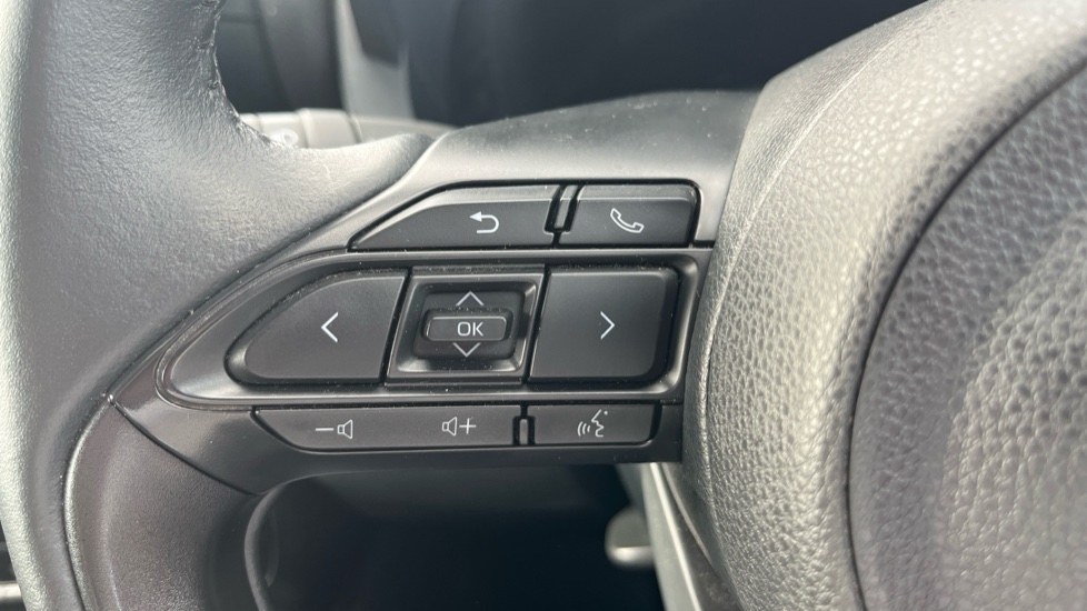Toyota Yaris 1.5 Hybrid Design 5dr CVT Hybrid Hatchback - Image 38