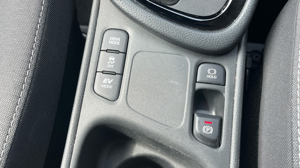 Toyota Yaris 1.5 Hybrid Design 5dr CVT Hybrid Hatchback - Image 44