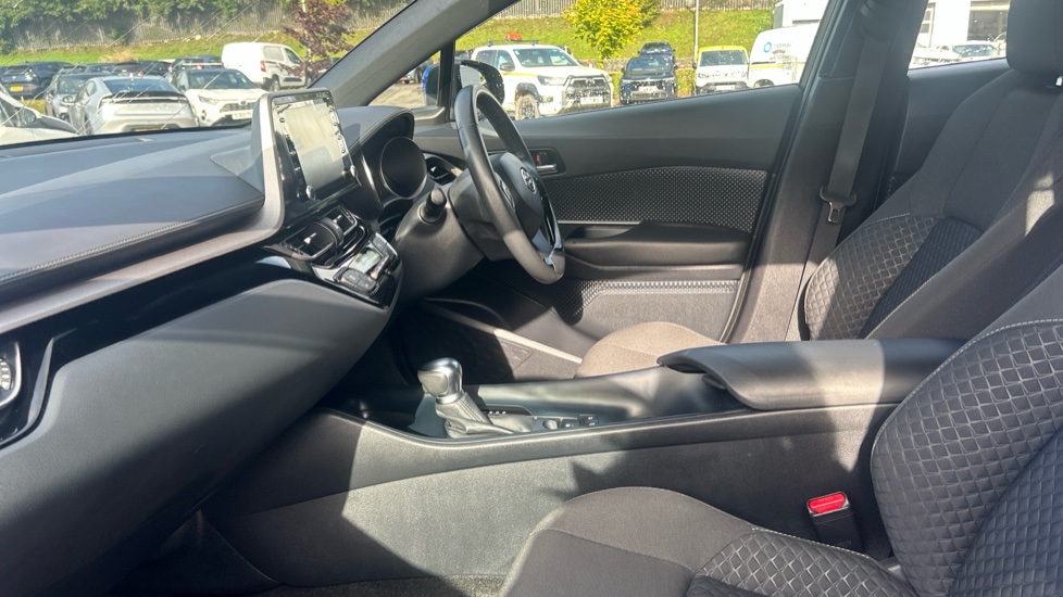 Toyota C-HR 1.8 Hybrid Icon 5dr CVT Hybrid Hatchback - Image 5