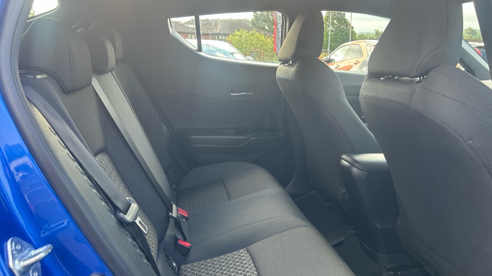 Toyota C-HR 1.8 Hybrid Icon 5dr CVT Hybrid Hatchback - Image 8