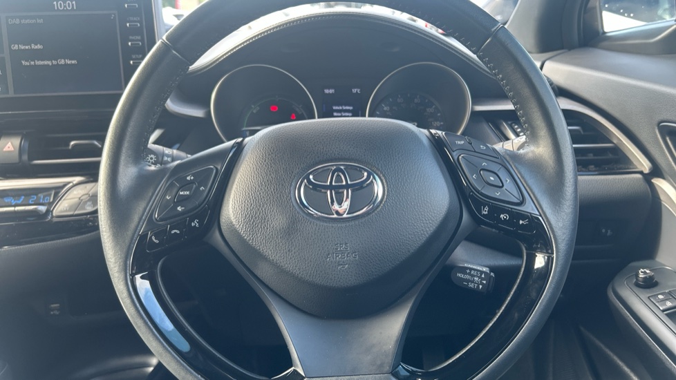 Toyota C-HR 1.8 Hybrid Icon 5dr CVT Hybrid Hatchback - Image 10