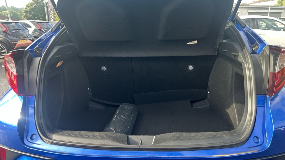 Toyota C-HR 1.8 Hybrid Icon 5dr CVT Hybrid Hatchback - Image 13