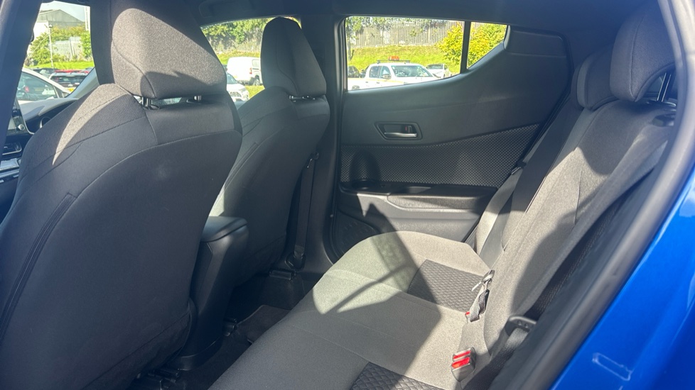Toyota C-HR 1.8 Hybrid Icon 5dr CVT Hybrid Hatchback - Image 15