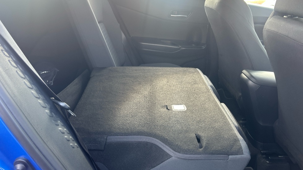 Toyota C-HR 1.8 Hybrid Icon 5dr CVT Hybrid Hatchback - Image 18