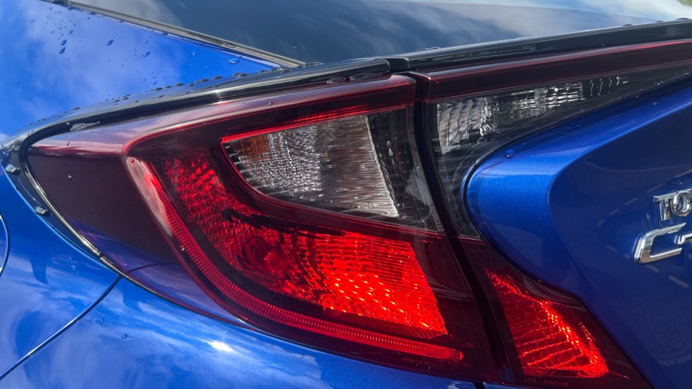 Toyota C-HR 1.8 Hybrid Icon 5dr CVT Hybrid Hatchback - Image 21