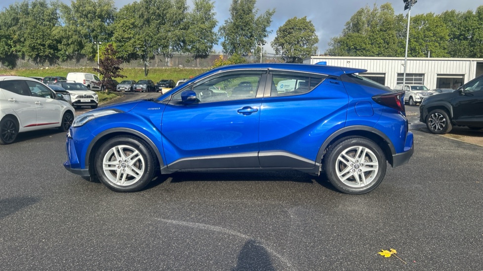 Toyota C-HR 1.8 Hybrid Icon 5dr CVT Hybrid Hatchback - Image 24