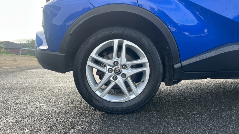Toyota C-HR 1.8 Hybrid Icon 5dr CVT Hybrid Hatchback - Image 25