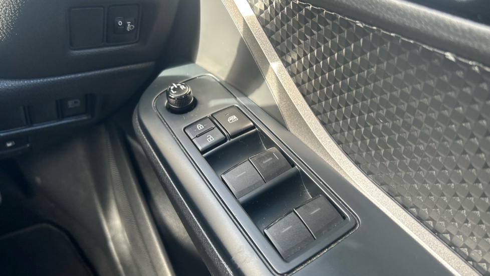 Toyota C-HR 1.8 Hybrid Icon 5dr CVT Hybrid Hatchback - Image 30