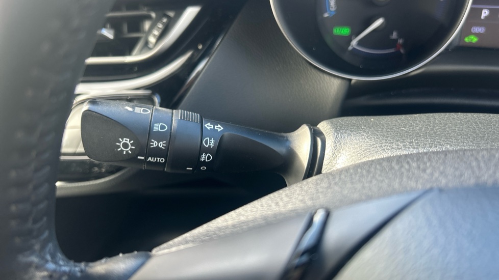Toyota C-HR 1.8 Hybrid Icon 5dr CVT Hybrid Hatchback - Image 31