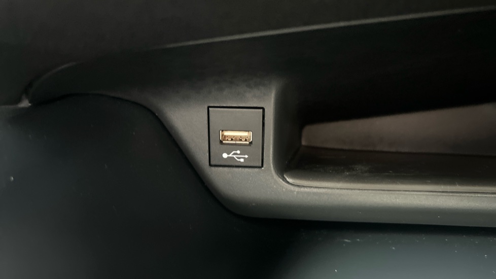 Toyota C-HR 1.8 Hybrid Icon 5dr CVT Hybrid Hatchback - Image 34