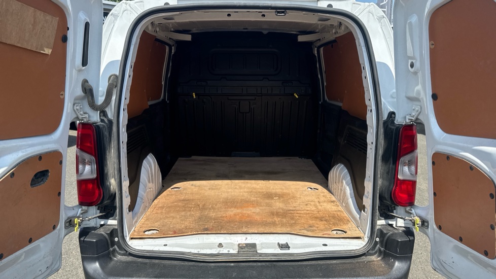 Toyota Proace City L1 Diesel 1.5D 100 Icon Van [6 Speed] - Image 13