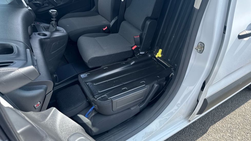 Toyota Proace City L1 Diesel 1.5D 100 Icon Van [6 Speed] - Image 18