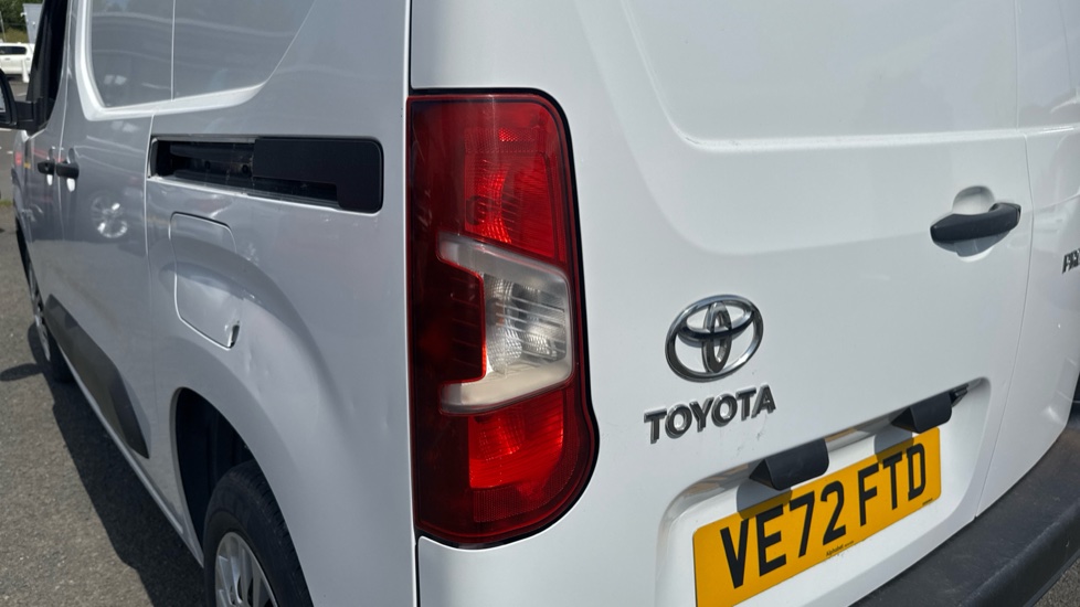 Toyota Proace City L1 Diesel 1.5D 100 Icon Van [6 Speed] - Image 21