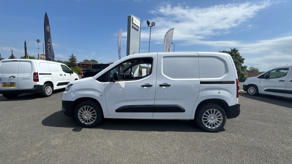 Toyota Proace City L1 Diesel 1.5D 100 Icon Van [6 Speed] - Image 24