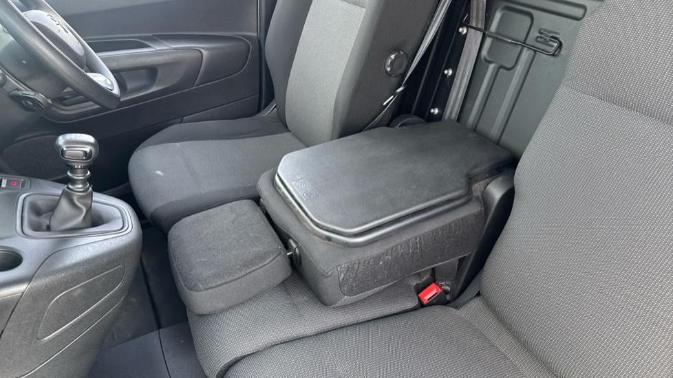 Toyota Proace City L1 Diesel 1.5D 100 Icon Van [6 Speed] - Image 37