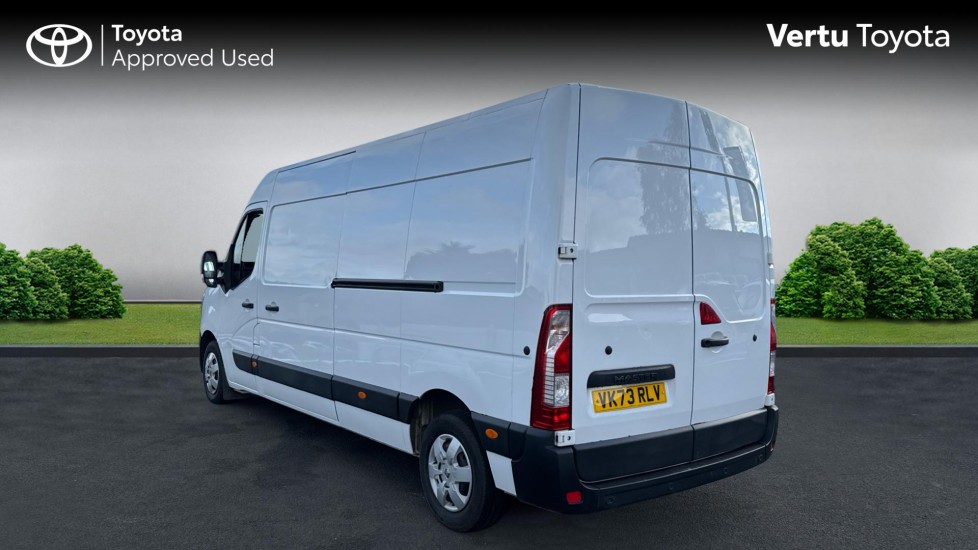Renault Master Lwb Diesel Fwd LM35 Blue dCi 135 Advance Medium Roof Van - Image 4