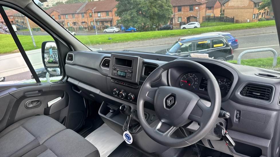 Renault Master Lwb Diesel Fwd LM35 Blue dCi 135 Advance Medium Roof Van - Image 6