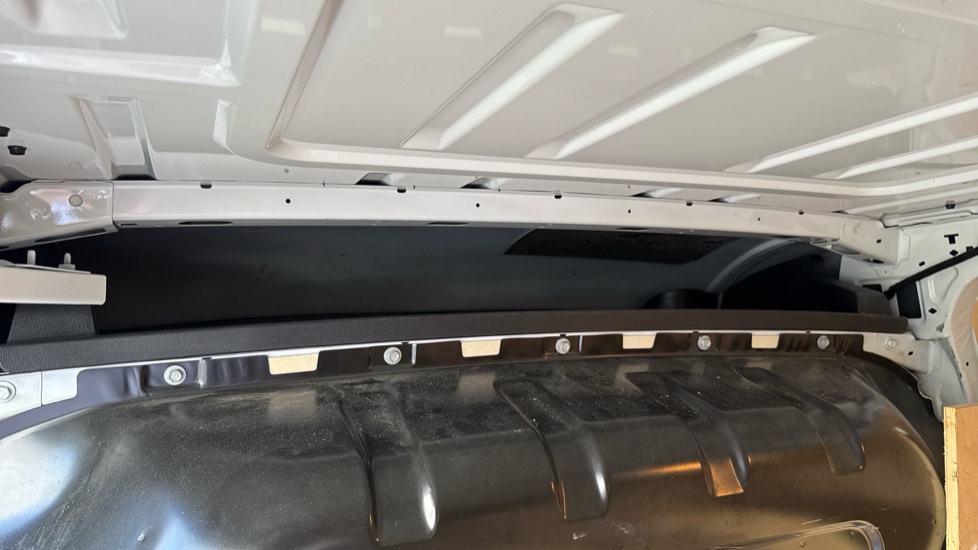 Renault Master Lwb Diesel Fwd LM35 Blue dCi 135 Advance Medium Roof Van - Image 30