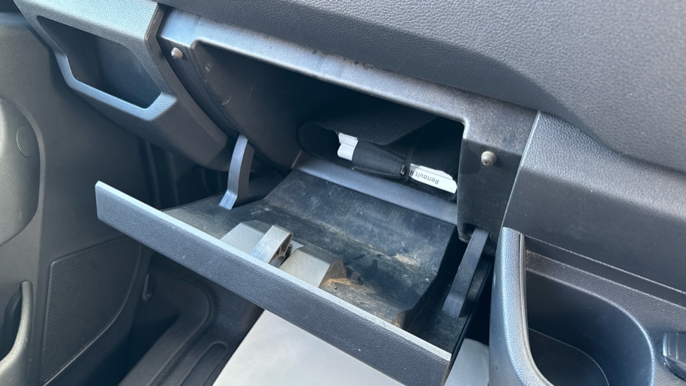 Renault Master Lwb Diesel Fwd LM35 Blue dCi 135 Advance Medium Roof Van - Image 55