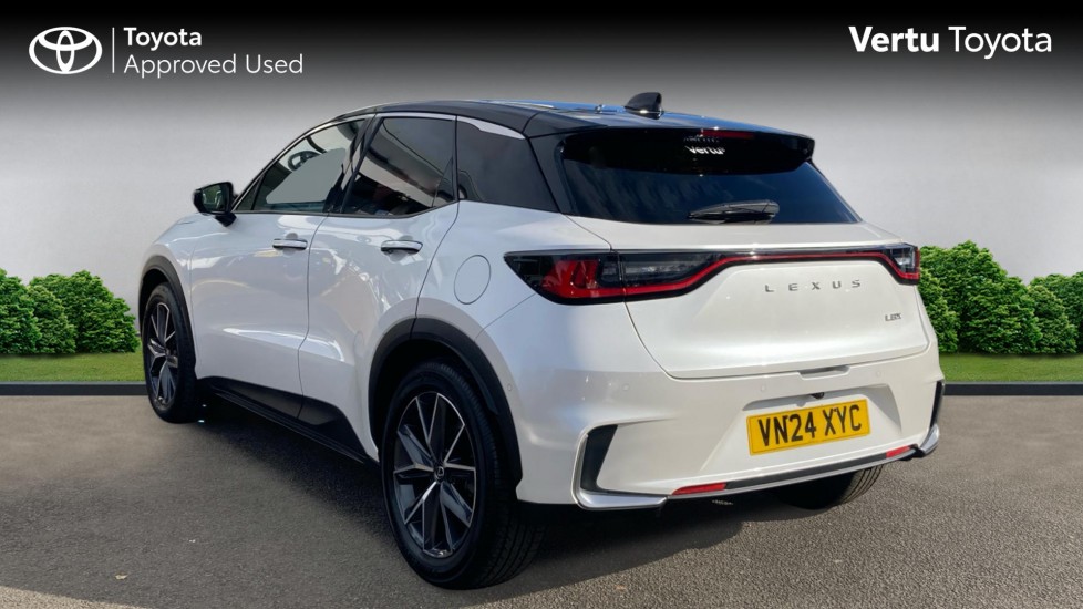 Lexus LBX 1.5 Takumi 5dr E-CVT AWD Hybrid Hatchback - Image 4