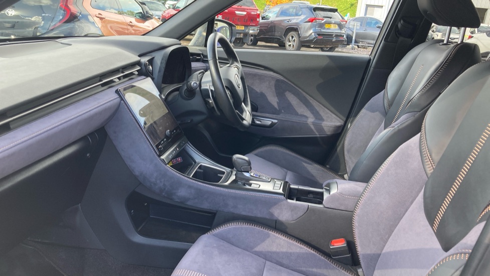 Lexus LBX 1.5 Takumi 5dr E-CVT AWD Hybrid Hatchback - Image 5