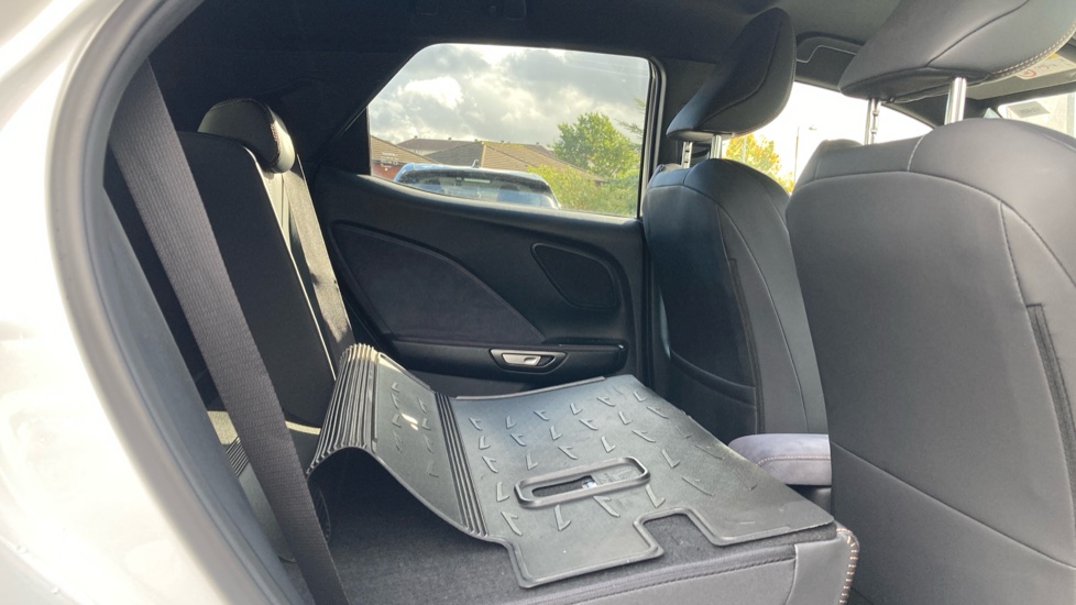 Lexus LBX 1.5 Takumi 5dr E-CVT AWD Hybrid Hatchback - Image 18