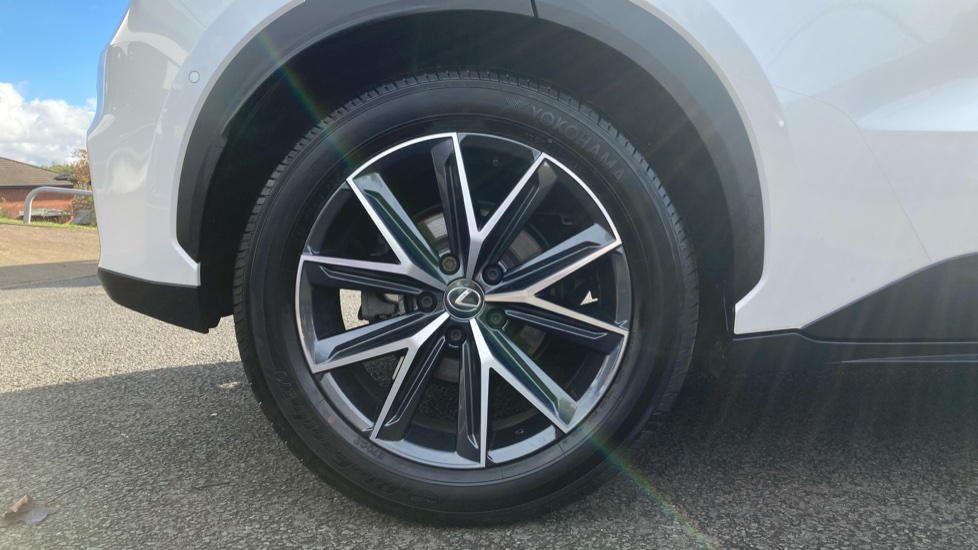 Lexus LBX 1.5 Takumi 5dr E-CVT AWD Hybrid Hatchback - Image 25