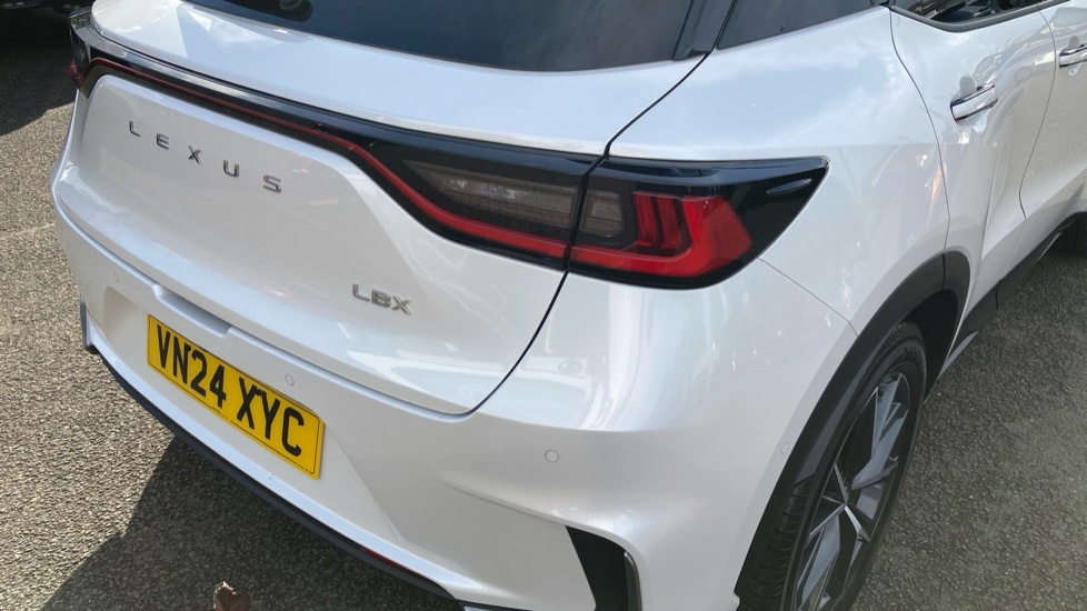 Lexus LBX 1.5 Takumi 5dr E-CVT AWD Hybrid Hatchback - Image 39