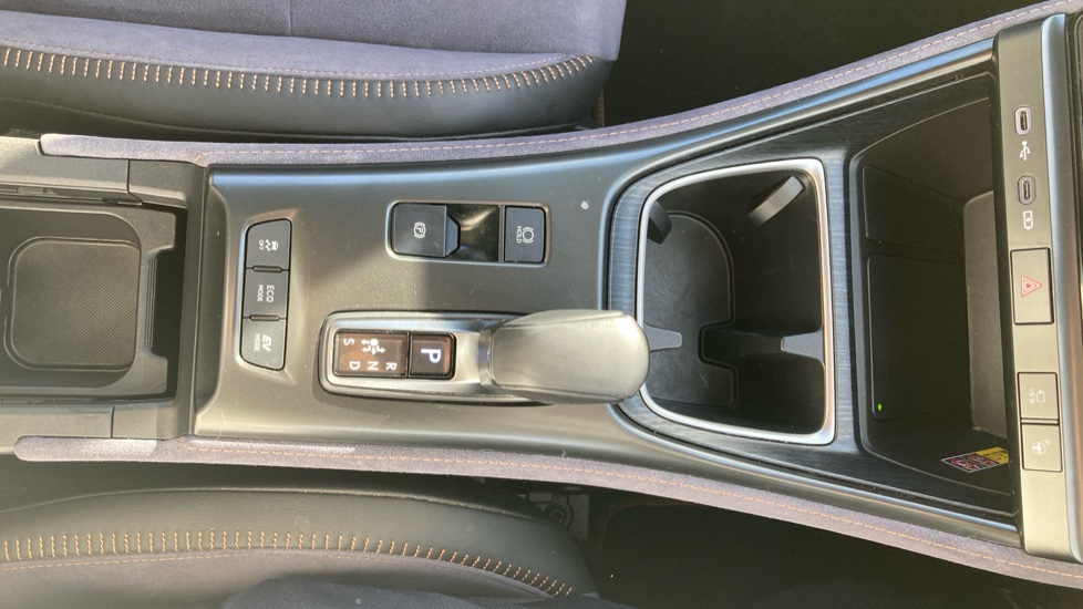 Lexus LBX 1.5 Takumi 5dr E-CVT AWD Hybrid Hatchback - Image 49