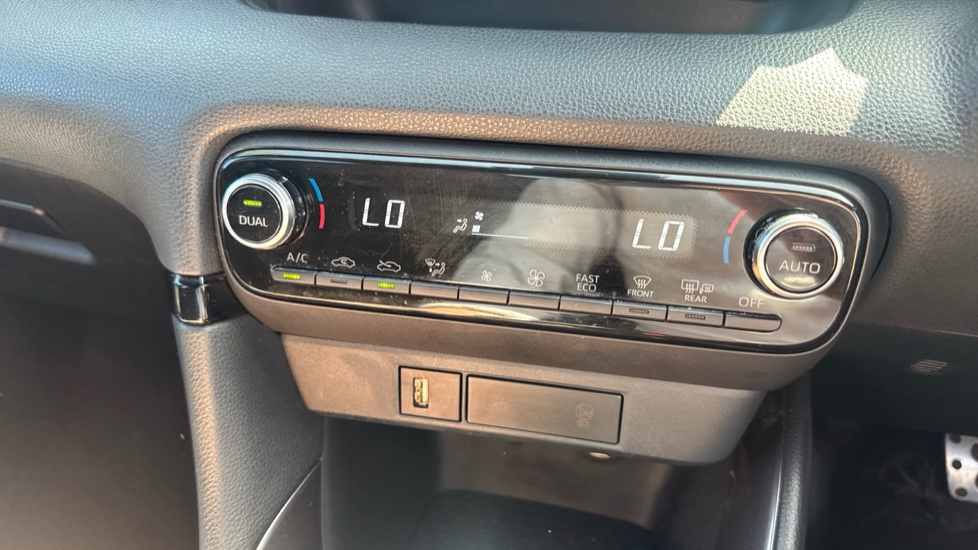 Toyota Yaris 1.5 Hybrid GR Sport 5dr CVT Hybrid Hatchback - Image 30