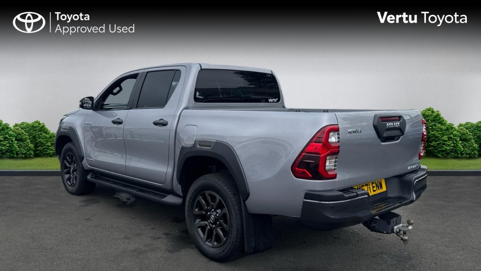 Toyota Hilux Diesel Invincible X D/Cab Pick Up 2.8 D-4D Auto - Image 4