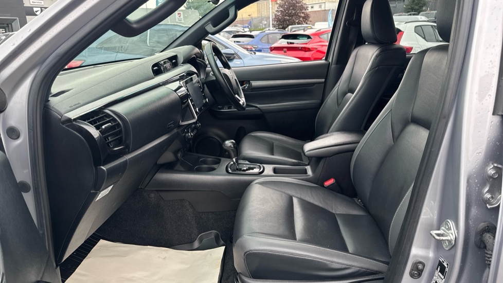 Toyota Hilux Diesel Invincible X D/Cab Pick Up 2.8 D-4D Auto - Image 5