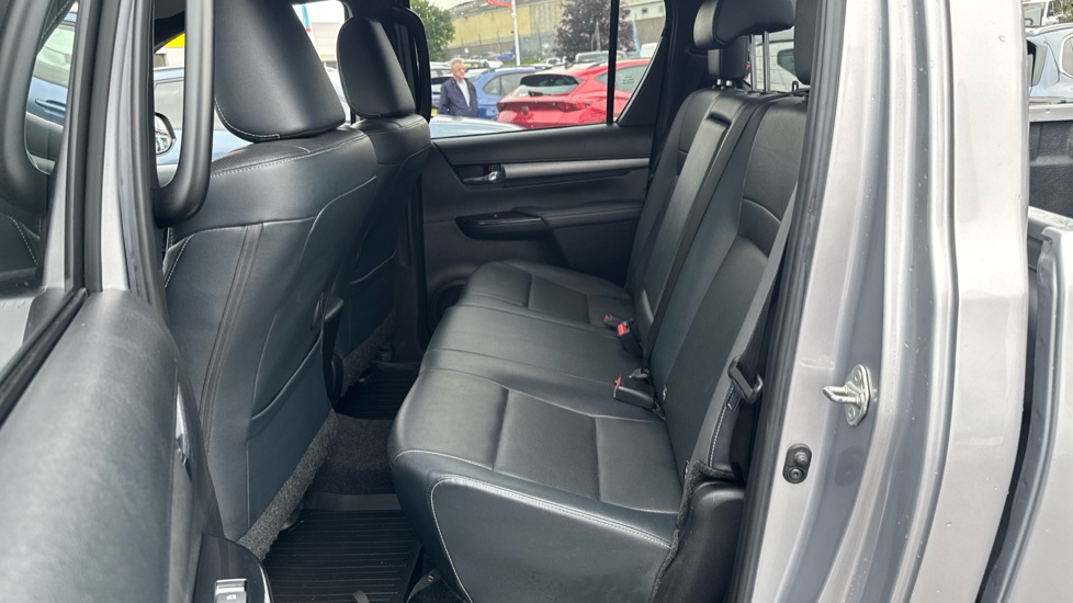Toyota Hilux Diesel Invincible X D/Cab Pick Up 2.8 D-4D Auto - Image 15