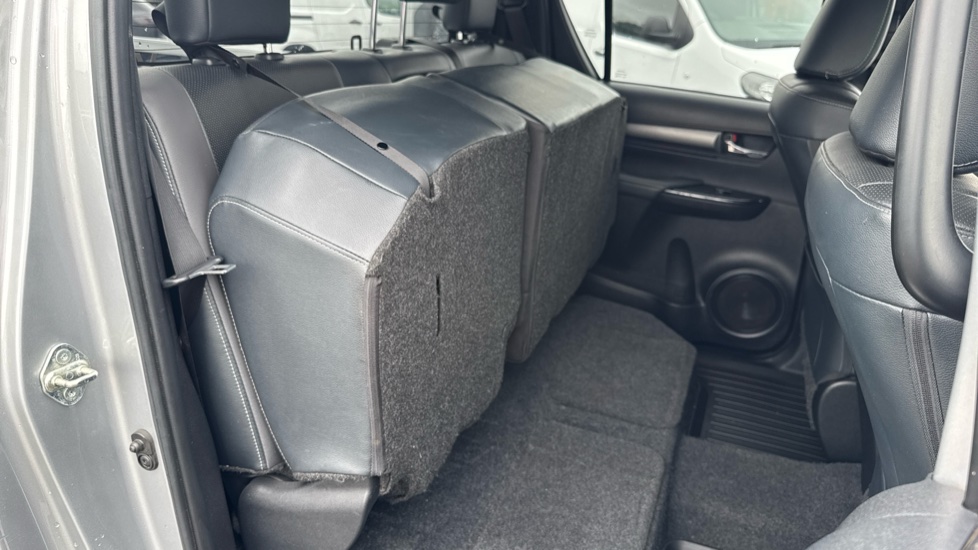 Toyota Hilux Diesel Invincible X D/Cab Pick Up 2.8 D-4D Auto - Image 18