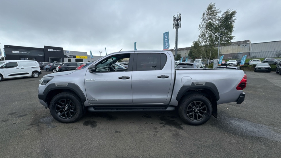 Toyota Hilux Diesel Invincible X D/Cab Pick Up 2.8 D-4D Auto - Image 24
