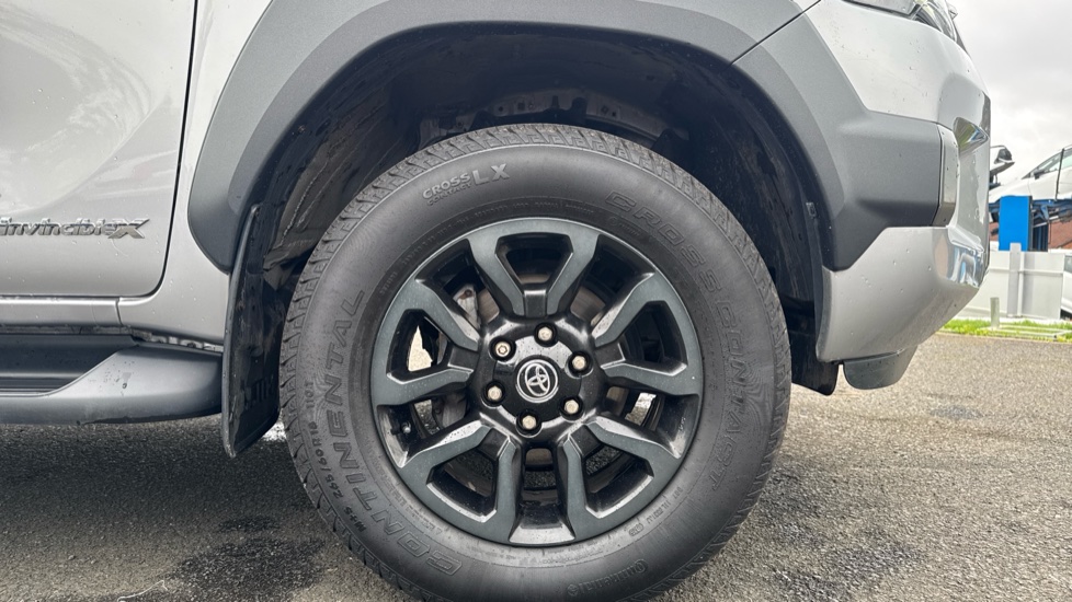 Toyota Hilux Diesel Invincible X D/Cab Pick Up 2.8 D-4D Auto - Image 25