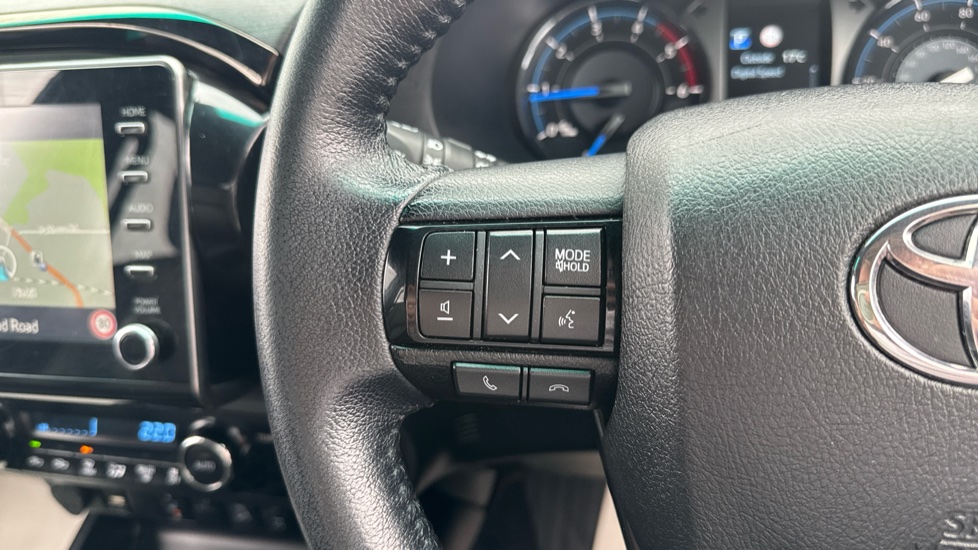 Toyota Hilux Diesel Invincible X D/Cab Pick Up 2.8 D-4D Auto - Image 44