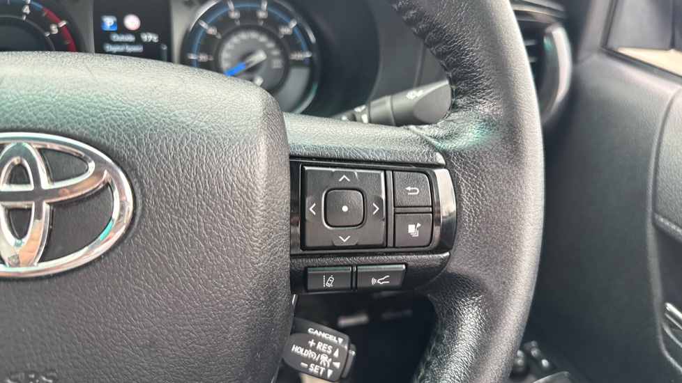 Toyota Hilux Diesel Invincible X D/Cab Pick Up 2.8 D-4D Auto - Image 45