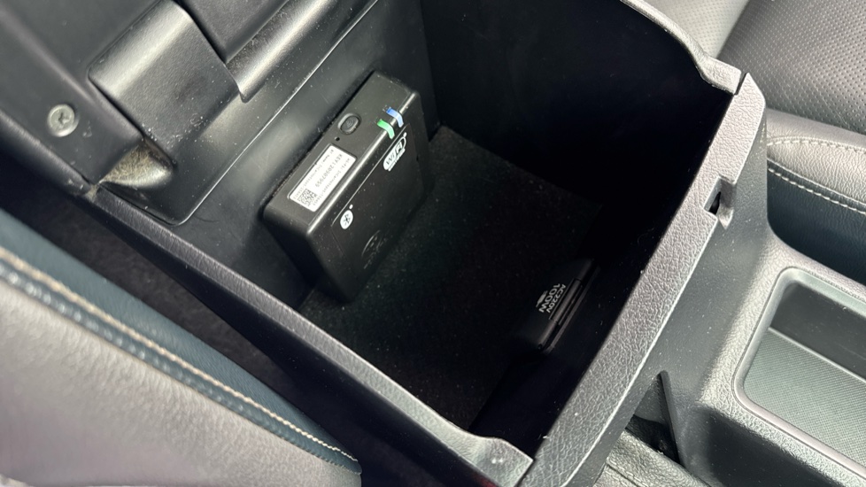Toyota Hilux Diesel Invincible X D/Cab Pick Up 2.8 D-4D Auto - Image 61