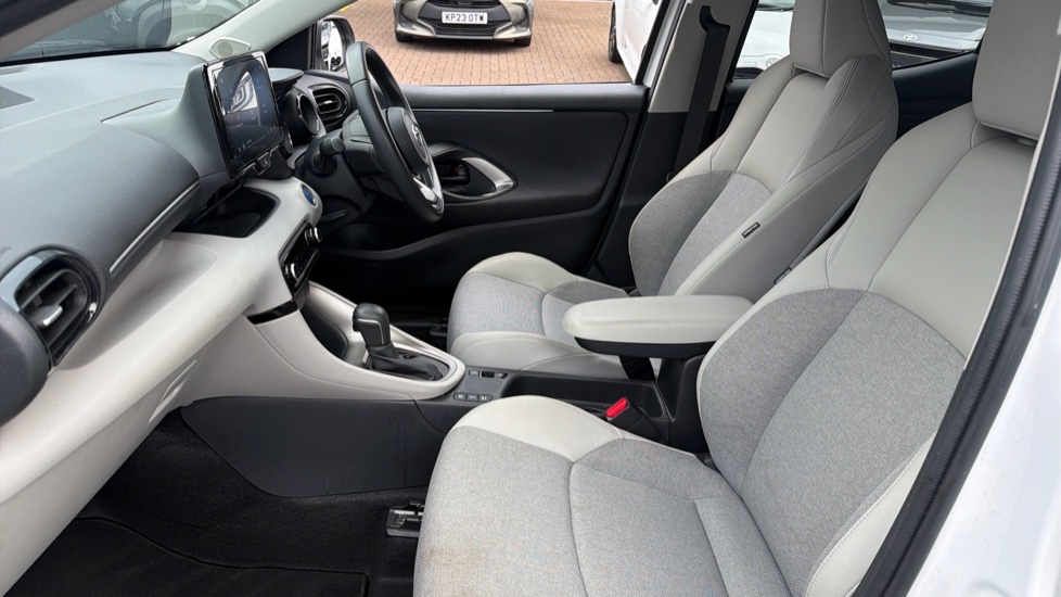 Toyota Yaris 1.5 Hybrid Excel 5dr CVT Hybrid Hatchback - Image 5