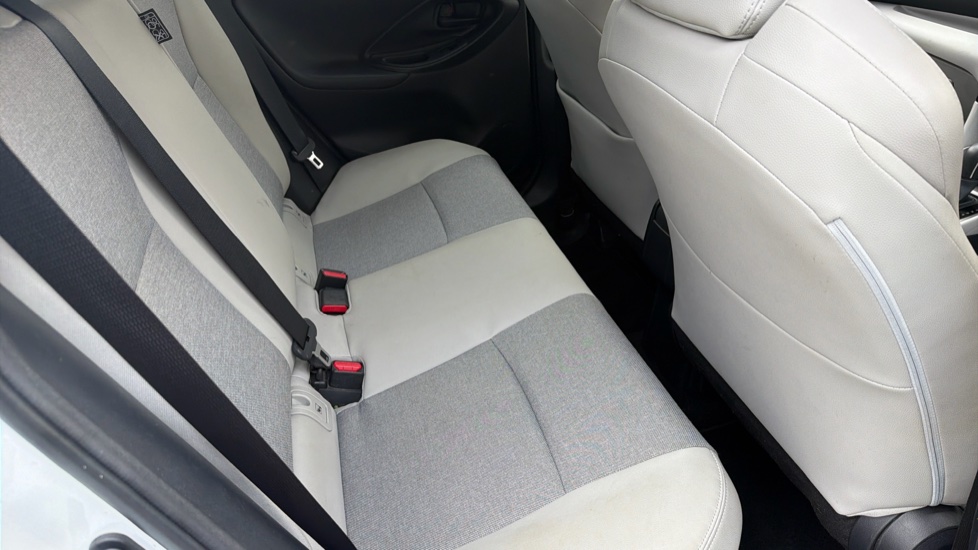 Toyota Yaris 1.5 Hybrid Excel 5dr CVT Hybrid Hatchback - Image 8