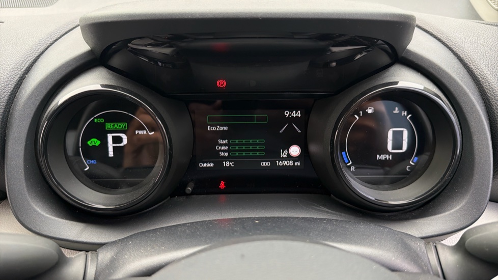 Toyota Yaris 1.5 Hybrid Excel 5dr CVT Hybrid Hatchback - Image 11