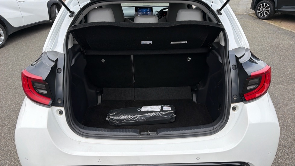 Toyota Yaris 1.5 Hybrid Excel 5dr CVT Hybrid Hatchback - Image 13